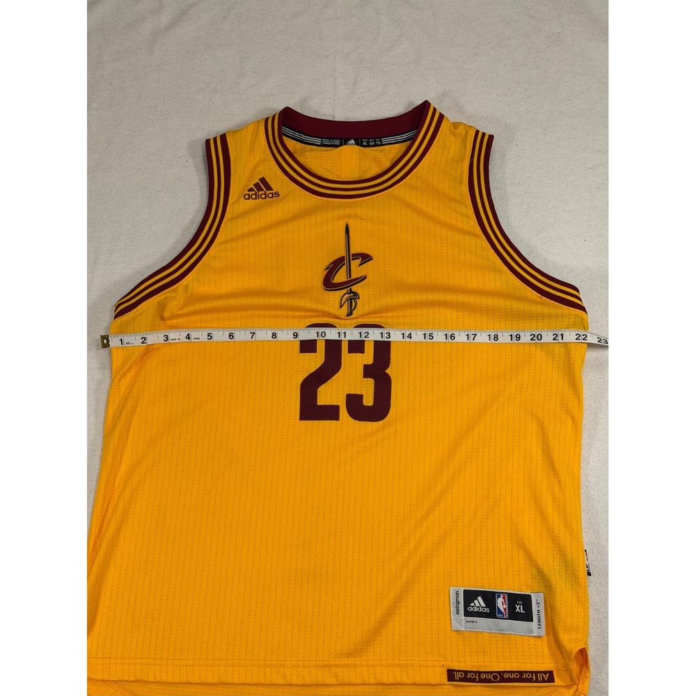 LeBron James Cavs Christmas 2015 Jersey MenXL Adidas #23 Cleveland Cavaliers NBA - Picture 9 of 11